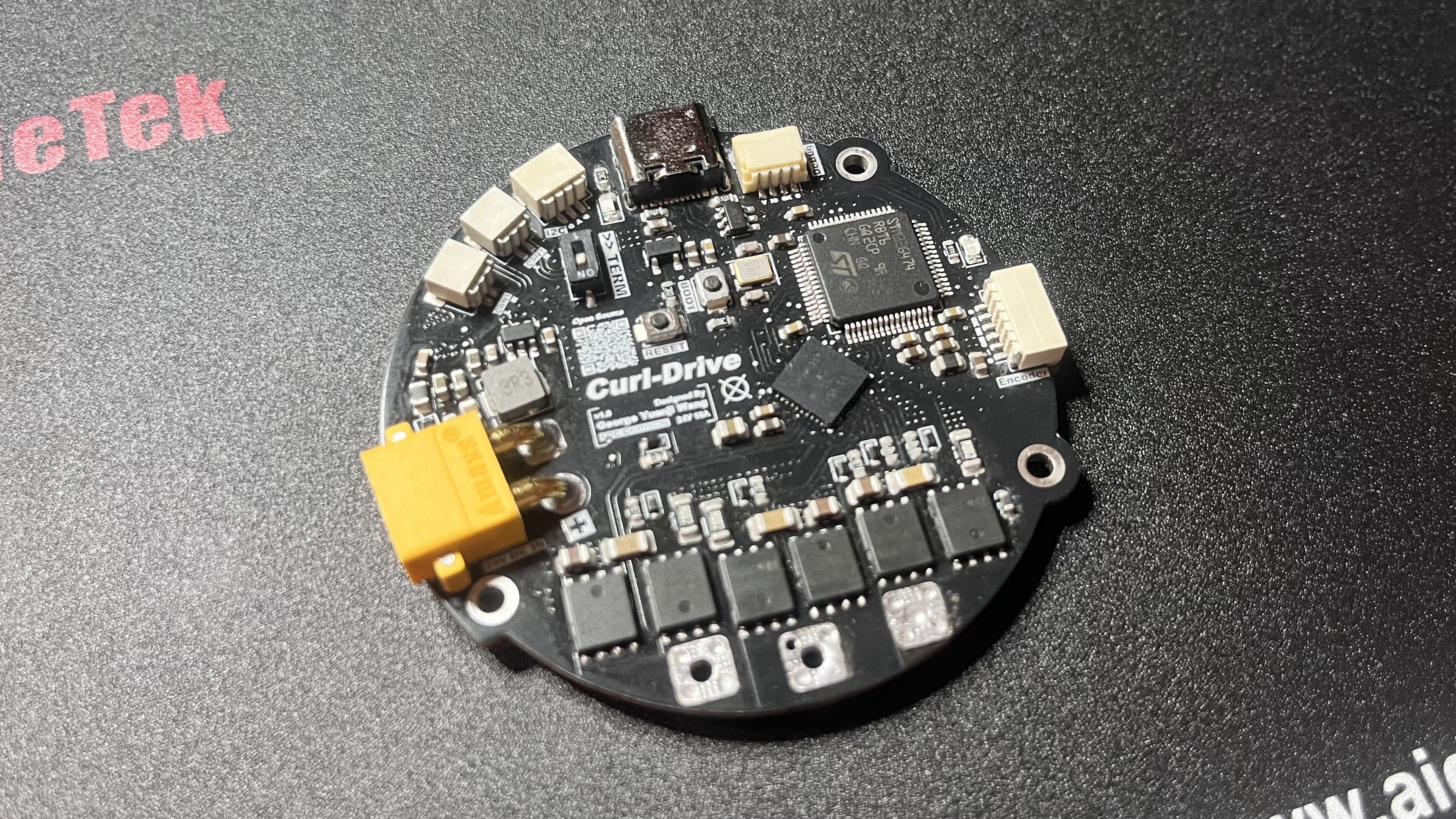 Curl-Drive FOC Controller